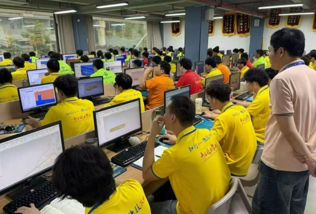 青华模具学校月考：检验学习成果，夯实技能基础