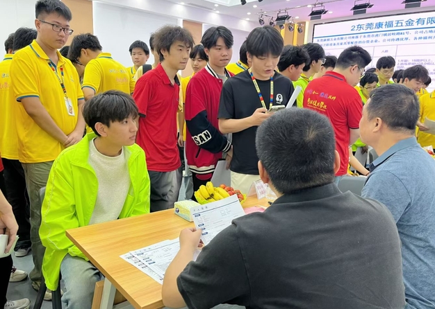 批量通关比亚迪！青华模具学校学员凭硬实力拿下大厂offer