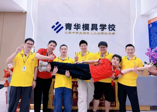 普通年轻人出路，不靠学历靠本事 —— 一技在手，逆袭无忧