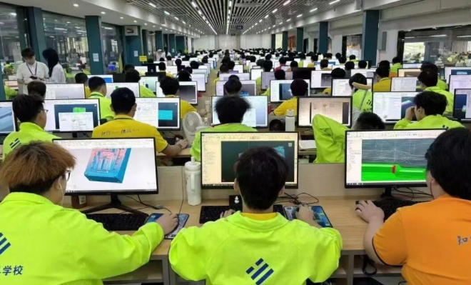 零基础学数控编程不到一年，月薪直冲9k