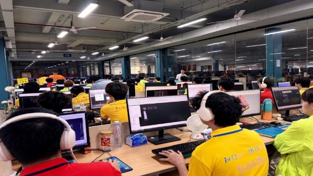 18 岁的他，用第一份工资，给爸妈打了钱
