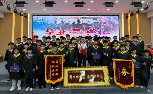 进厂半年，我终于懂了：模具行业的起点，原来藏在这里