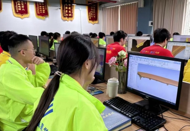 青华模具学校：不只是教技术的学校，更是普通人改变命运的训练场