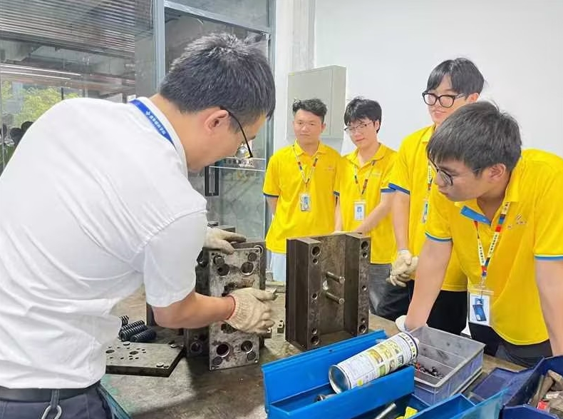 老师辅导学员