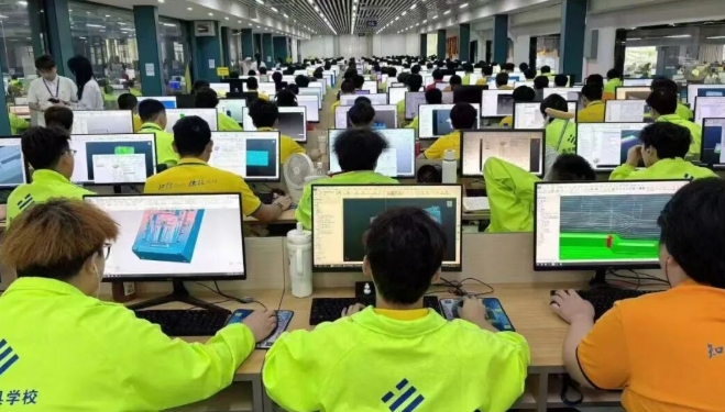 30岁钳工转模具设计，他用一年把工资做到12K