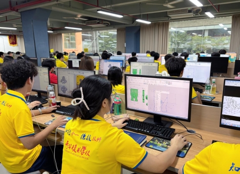 十年深耕技能路｜青华老学员回访  入行十年，月薪稳达 30000，印证技术越沉淀越吃香