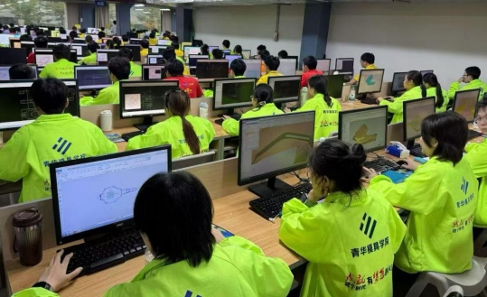 毕业后重新出发，五金模具设计助他站稳职场
