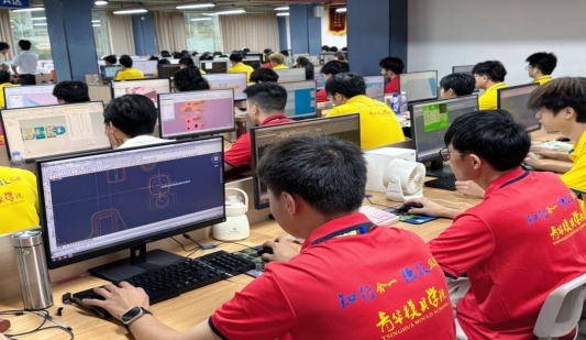 大专零基础学五金模具，试用期收获万元薪资