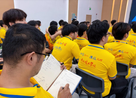 学员喜报｜试用期表现出彩！塑胶模具学员提前半个月顺利转正