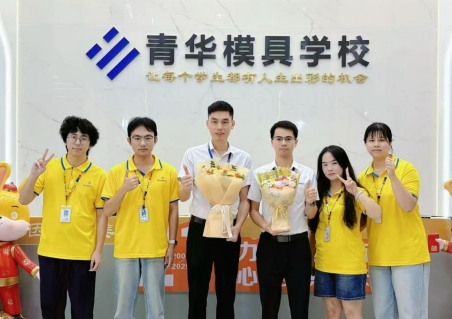 学员鲜花致谢师恩｜匠心传技，温暖育人不止课堂