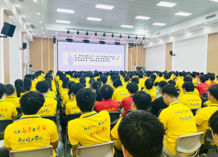 从课堂到职场｜青华职业素养课：懂技术，更要懂职场