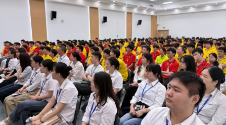 青华职业素养课现场｜练就硬核技术，更修炼职场软实力