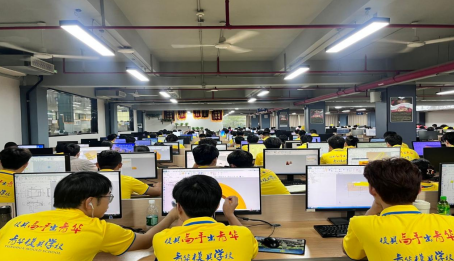 中专零基础学编程，他在制造业找到新方向