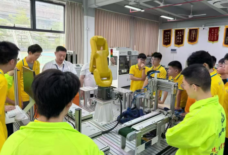 学 PLC 怎么选，才不容易踩坑