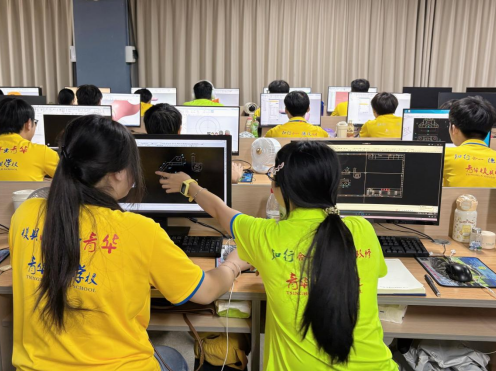 从大学毕业到模具设计师，她稳稳踏上新征程